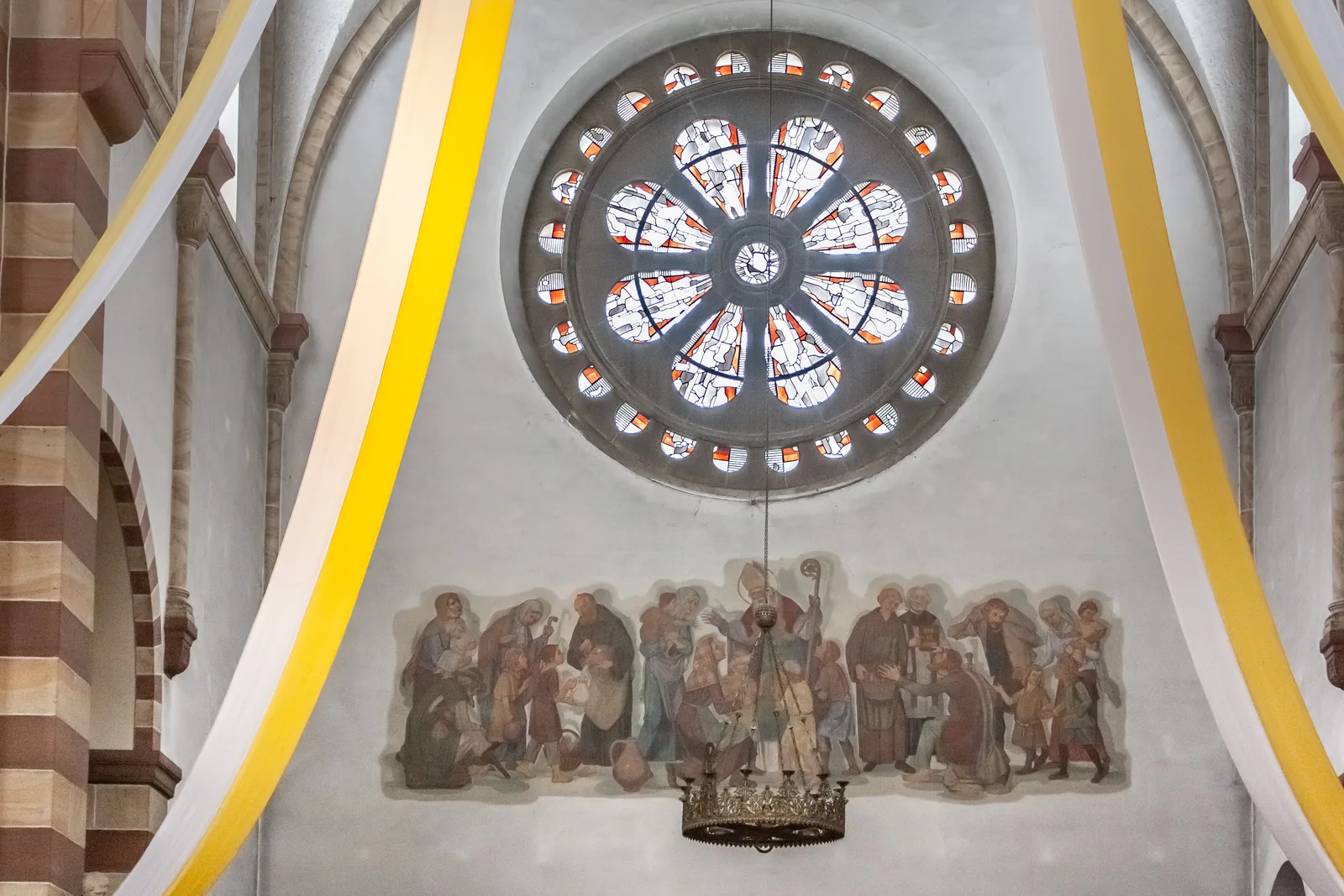 Innenraum des Artländer Doms St. Nikolaus in Ankum